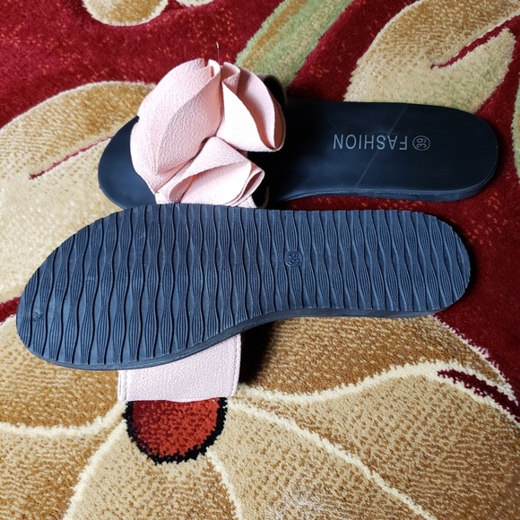 SALE!!Flower top sandals - Picture 2 of 7